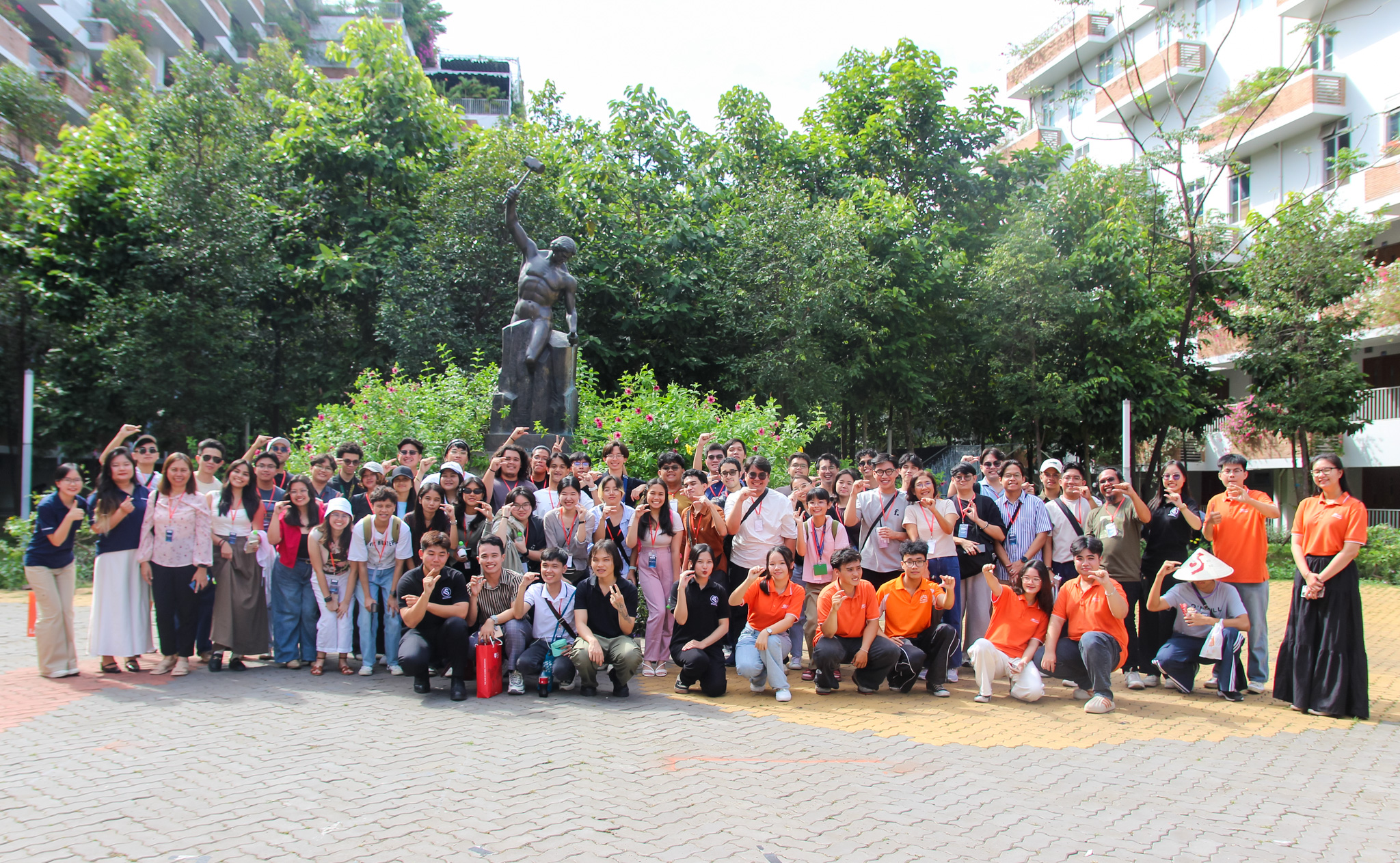 Tech Workshop “Think, Solve, Pitch!” & FPT University Visit – A Valuable Learning Journey