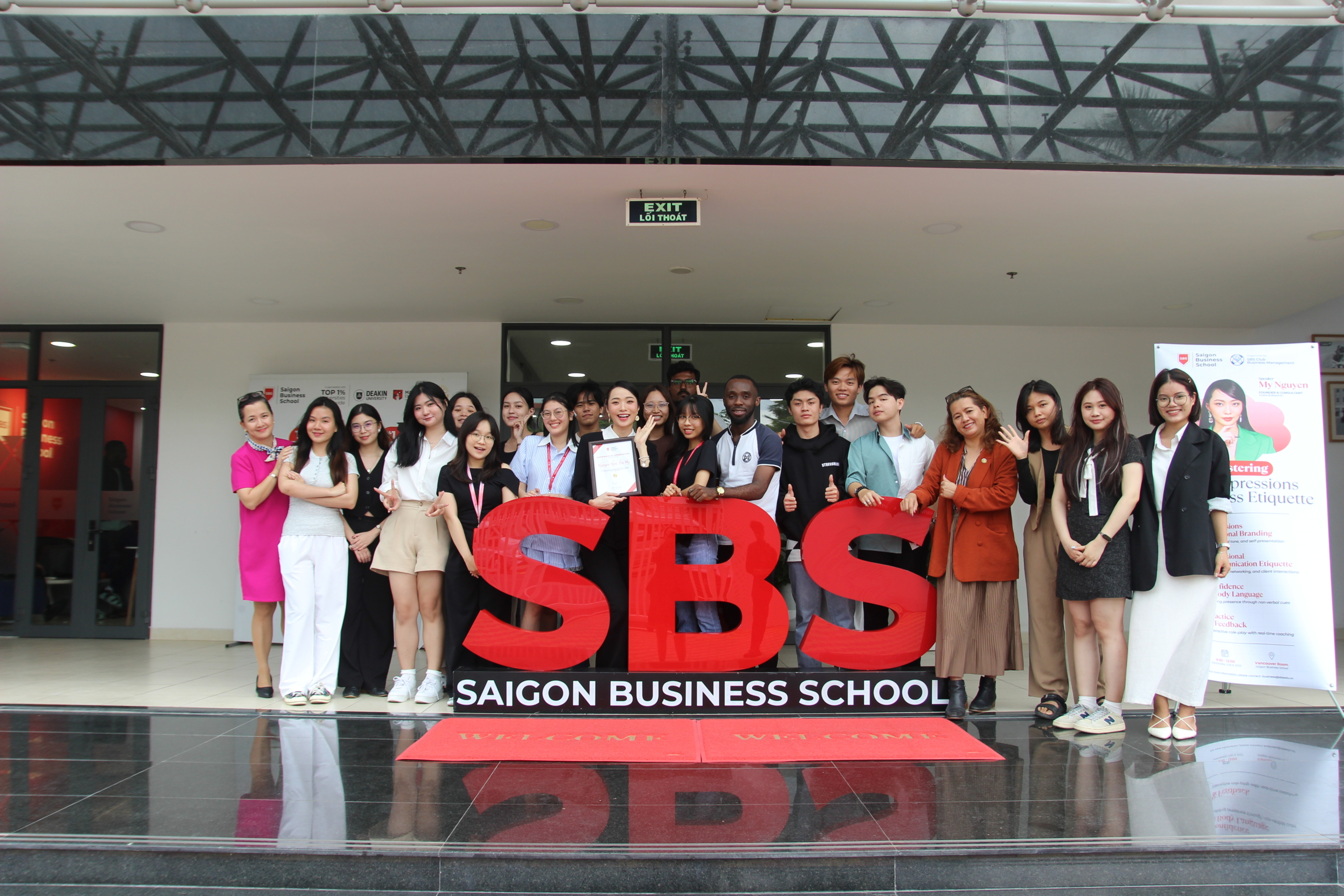 Nâng Cao Năng Lực Cá Nhân Qua Workshop “Mastering First Impressions and Business Etiquette”