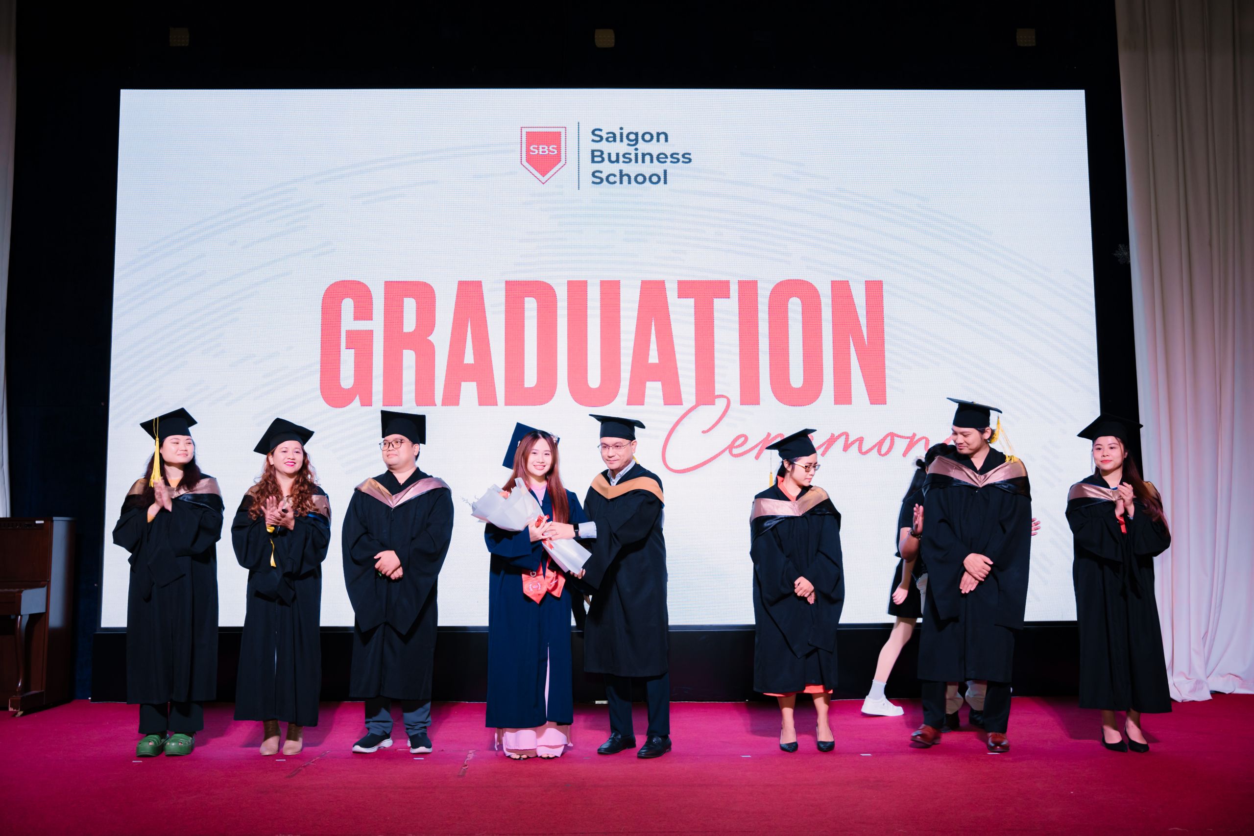 Phạm Thị Hoàng Anh Và Hành Trình Mới Tại Đại Học Northampton, Vương Quốc Anh