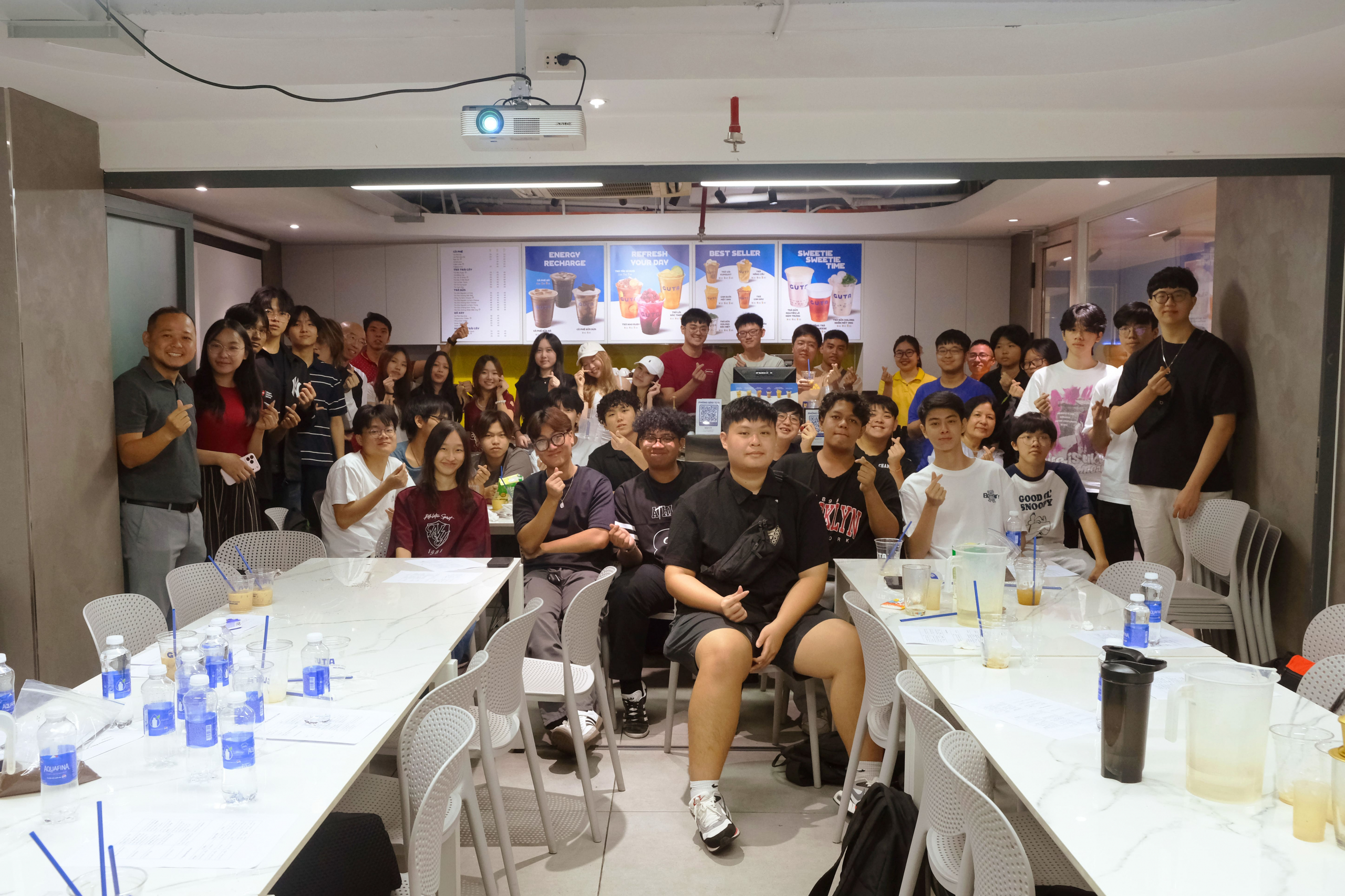 Vietnamese Coffee Making – Hành Trình Khám Phá Văn Hóa Cà Phê Việt Nam Cùng Sinh Viên Quốc Tế 